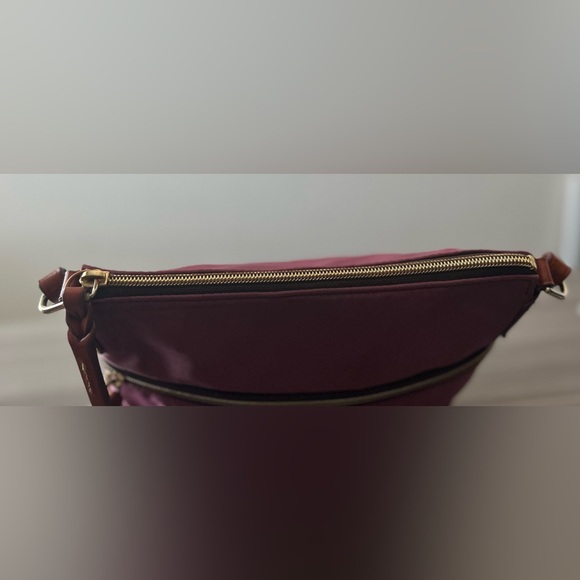 Dooney and Bourke handbag - Picture 5 of 11